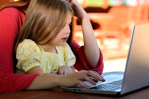 CHILD SAFETY ON THE INTERNET : 4 ESSENTIAL TIPS